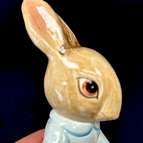 Vintage anthropomorphic hand painted Mr&Mrs.Rabbit figurines - Picture 8 of 10